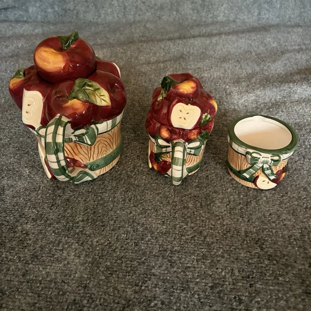 VTG Youngs Apple 3D Figural Tea Set 4pc 1999 Creamer‎ Sugar Napkin Holder